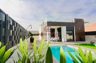Chalet à Pinoso. Villas de obra nueva en pinoso