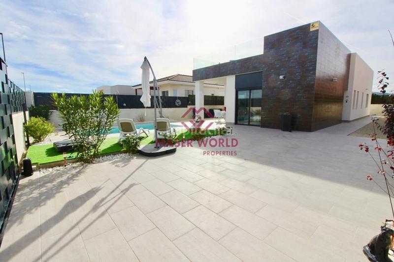 Foto 9551f23f-0a82-4fd3-aa7d-7d2062acfdb6. Chalet villas de obra nueva en Pinoso
