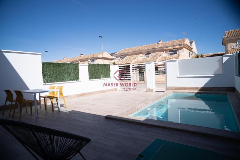 Foto f1304332-d4a6-48f0-a78f-1b1f5fef80c1. Casa adossada amb aparcament piscina a San Javier San Javier