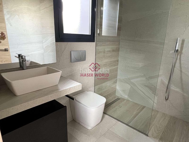 Foto f09cc411-c974-43e7-ac9d-f73d8d367c73. Xalet amb aparcament piscina a Pueblo Bravo Rojales