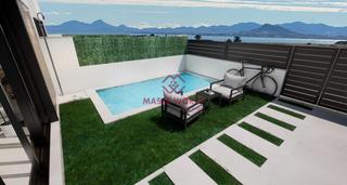 Chalet en Centro. Villa moderna con piscina privada en los alcázares, a un paso de