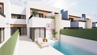 Casa aparellada a Santiago de La Ribera. Modernas villas adosadas con piscina privada cerca del mar en sa