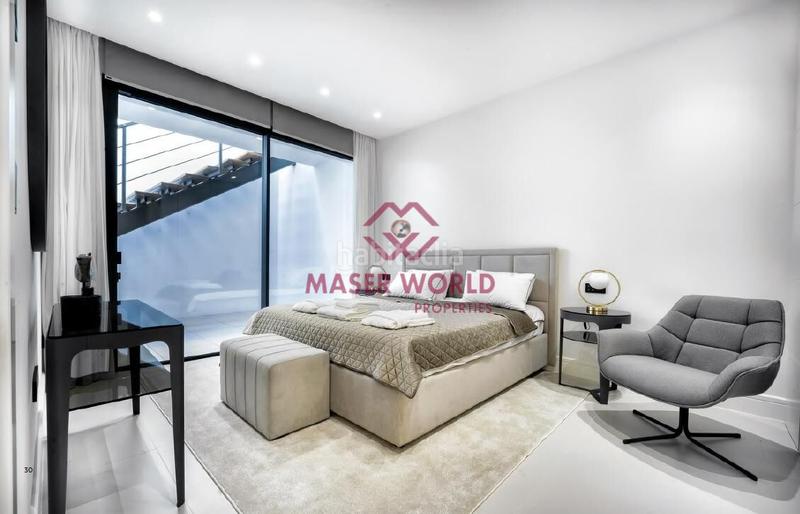 Foto 277ce35c-de48-4b32-8da6-2ea0e8985e8c. Chalet lujosa villa moderna en venta milla de oro a pasos de la playa en Marbella