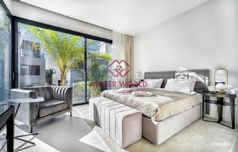 Foto 40f801ce-bd21-4b68-8df6-1043a5610462. Chalet lujosa villa moderna en venta milla de oro a pasos de la playa en Marbella