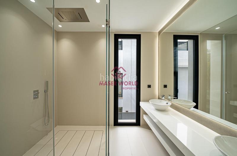 Foto d5768418-1292-4f55-a37d-fcee50fd9faa. Chalet lujosa villa moderna en venta milla de oro a pasos de la playa en Marbella