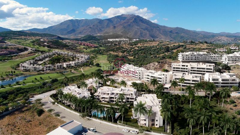 Foto 2038ad05-4165-4f4c-ac8a-7f19cd58f32f. Planta baja moderno residencial amplios apartamentos con soleadas terrazas en Estepona