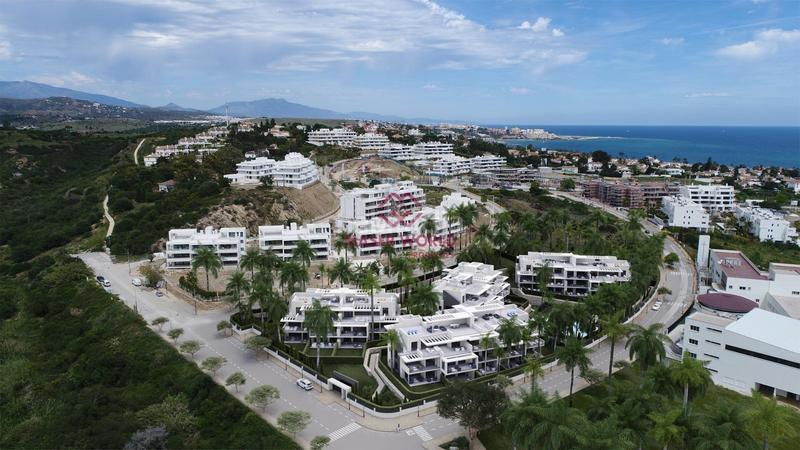 Foto e4ce70e9-51b6-4478-87f2-316504566e1f. Planta baja moderno residencial amplios apartamentos con soleadas terrazas en Estepona