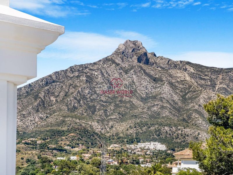 Foto 8b201b59-6139-430b-b5dc-e273ef45c975. Xalet amb calefacció aparcament piscina a lomas de Marbella club Marbella