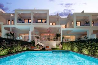 Maison jumelée à Chullera. Residencial de obra nueva en las rocas en manilva