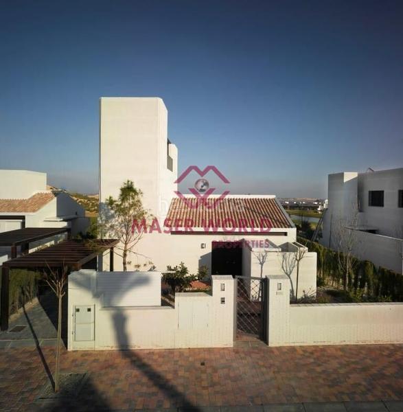 Foto 5cd7627f-2986-42e4-a6ee-8d8d8a6cff51. Chalet elegantes villas independientes con piscina privada en peraleja golf resort costa cálida en Murcia