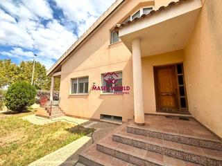 Chalet in San Javier. Amplio chalet en venta en santiago de la ribera con piscina priv