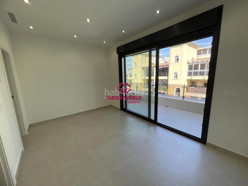 Foto 98fe342a-56a4-4d0d-835b-35db05e12879. Xalet amb aparcament piscina a Almoradí