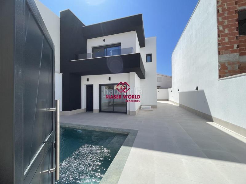 Foto b8d0a14e-0705-492a-9502-325fb7f9d604. Xalet amb aparcament piscina a Almoradí