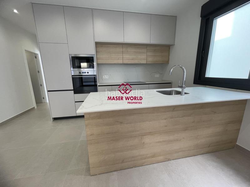 Foto c656a020-64c9-401e-9fda-f400c7d7710f. Xalet amb aparcament piscina a Almoradí