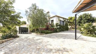 Xalet a Los Puertos. Impresionante chalet de lujo en isla plana