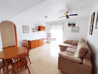 Piso en La Cumbre-Cuatro Plumas. Amplio piso en el centro a 700 m de la playa