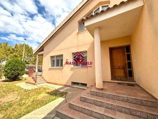 Chalet in San Javier. Villa de lujo en santiago de la ribera con parcela 700 m2, jardí