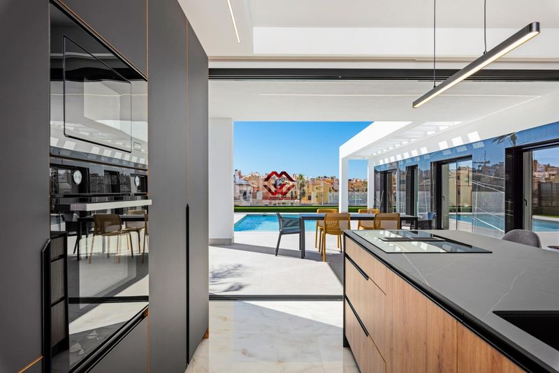 Foto 1064fc62-594b-4432-8f48-39d00eaa63b1. Xalet amb aparcament piscina a Algorfa