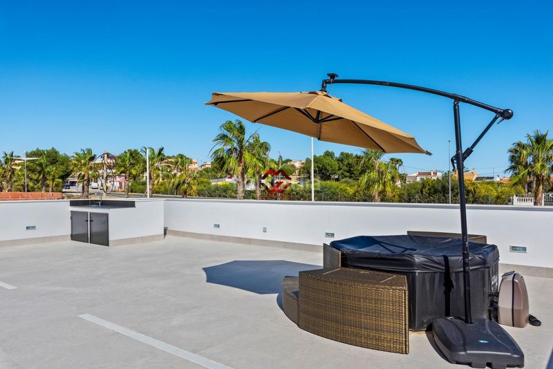 Foto 9858fd95-3d94-49b6-b4a7-9e1589475d05. Xalet amb aparcament piscina a Algorfa