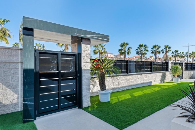 Foto f4437361-155a-4b5b-93f2-832ce79410ab. Xalet amb aparcament piscina a Algorfa