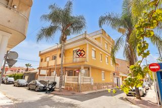 Reihenhaus in Centro. Adosado premium a 200m de playa de la concha 4 plantas, garaje y