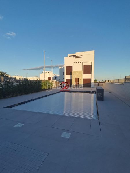Foto 59ff73aa-5595-4995-ab45-4213d7aef533. Xalet amb aparcament piscina a Montesinos (Los)