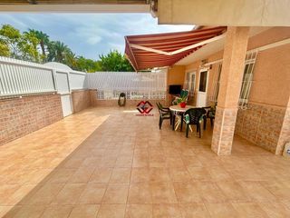 Haus in Santiago de La Ribera. Casa en venta en planta baja andando playas