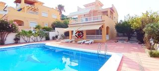 Chalet in Los Puertos. Precioso chalet en isla plana  600m playa