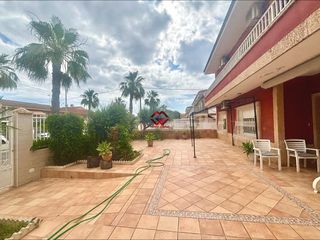 Apartament a Los Narejos_Punta Calera. Se vende amplio chalet en los narejos con gran parcela y cerca d