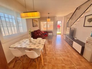 Duplex in Santiago de La Ribera. Se vende amplio dúplex con gran patio, solárium y garaje para do