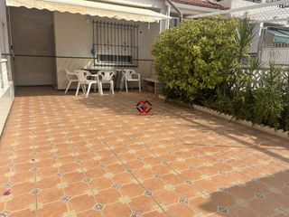 Dúplex a Santiago de La Ribera. Se vende amplio dúplex en zona tranquila con porche, patio y tra