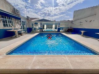 Chalet à Santiago de La Ribera. Chalet en venta en santiago de la ribera, centrico con piscina p