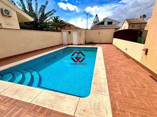 Xalet a San Javier. Chalet independiente con parcela de 700 m2, piscina y gran poten