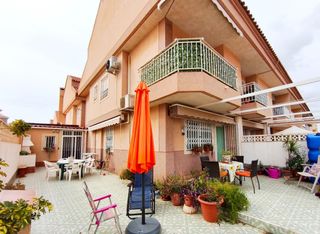 Casa aparellada  Calle sierra de la muela. Espacioso triplex en el centro del puerto de mazarrón con gran p