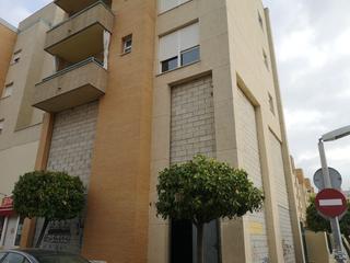 Locale commerciale in Zona Universitaria