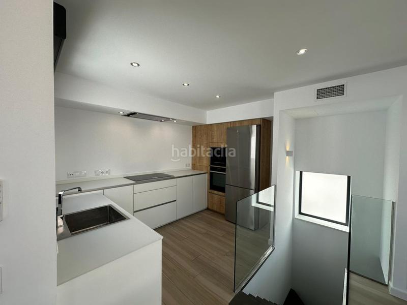 Foto efd6bf9c-4e74-43f1-b18f-67a9d77057e1. Rent semi detached house with heating parking in Ciudad Jardín Sevilla