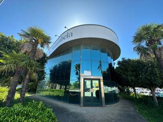 Nau industrial a Bollullos de la Mitación. Magnífica nave de esquina en venta y alquiler.se encuentra en el