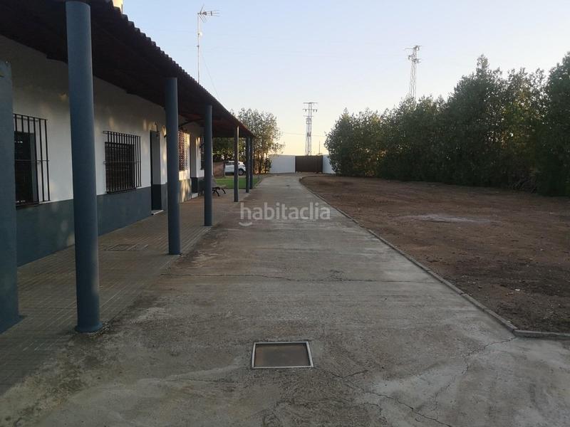 Foto d1770b46-50bd-41a5-9089-7c610eda4f1b. Chalet tu chalet con piscina , comodidad y calidad de vida en Brenes