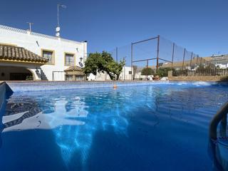 Xalet a Gines. Chalet independiente en la localidad de gines en avenida europa,