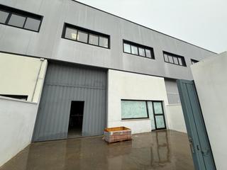 Bâtiment à usage industriel à Salteras. Esta nave industrial se encuentra en el polígono industrial los