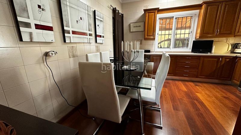 Foto bb33db74-c7c3-4ca1-b4d5-f7a7712058fe. Chalet magnífico chalet en una sola planta, con salón comedor con chimenea, salón solarium, 4 dormitorios con armarios empotrados, el dor en Espartinas