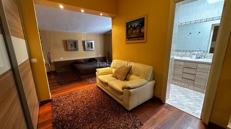 Foto bda97842-3c6d-48b3-84c1-50ab66427d06. Chalet magnífico chalet en una sola planta, con salón comedor con chimenea, salón solarium, 4 dormitorios con armarios empotrados, el dor en Espartinas