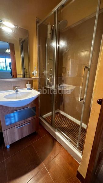 Foto d984f9f6-73cf-4a6e-bf87-f9fc4b2263f6. Chalet magnífico chalet en una sola planta, con salón comedor con chimenea, salón solarium, 4 dormitorios con armarios empotrados, el dor en Espartinas