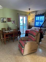 Casa a Aznalcázar. Esta preciosa casa, ubicada en una exclusiva urbanización privad