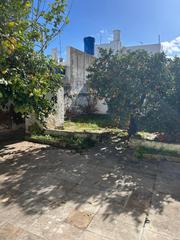Casa a Villamanrique de la Condesa. Ubicada en el corazón de villamanrique de la condesa, esta encan