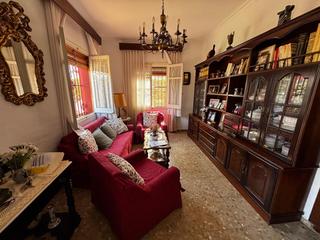Maison jumelée à Gelves. Te presento la descripción de esta magnífica vivienda en gelvese