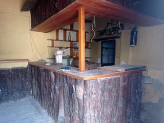 Casa adossada a Castilleja de la Cuesta. Casa para reforma integral con garaje, esta diáfana, anteriormen