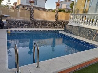 Xalet a Isla Cristina. Descubre este espectacular chalet en venta ubicado en la encanta