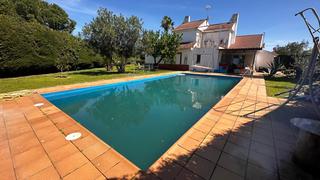 Chalet à Valencina de la Concepción. Atractivo chalet en valencina de la concepcion
