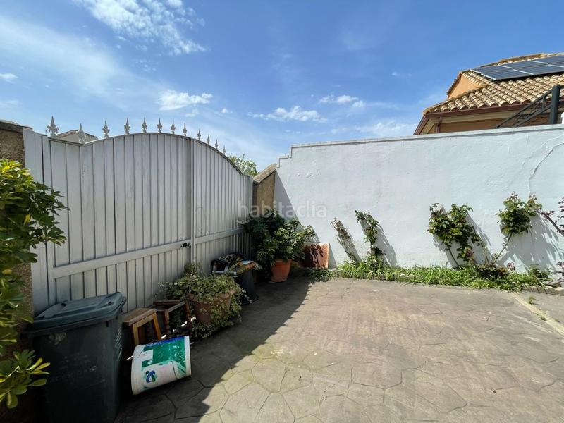 Foto 1a8ab536-b5b7-4a0e-8676-3c6ff99306b0. Chalet precioso, chalés independiente, en una de las mejores zonas de la localidad , con todo lo necesario a la mano, buen a en Almensilla